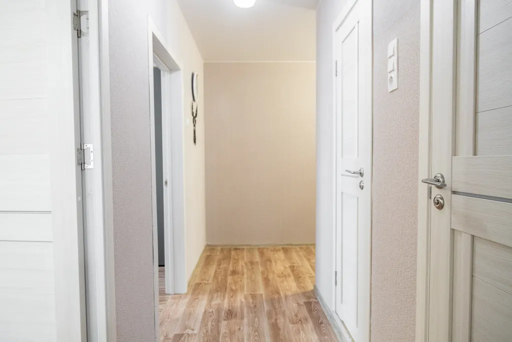 Просторная двухкомнатная квартира на берегу Енисея