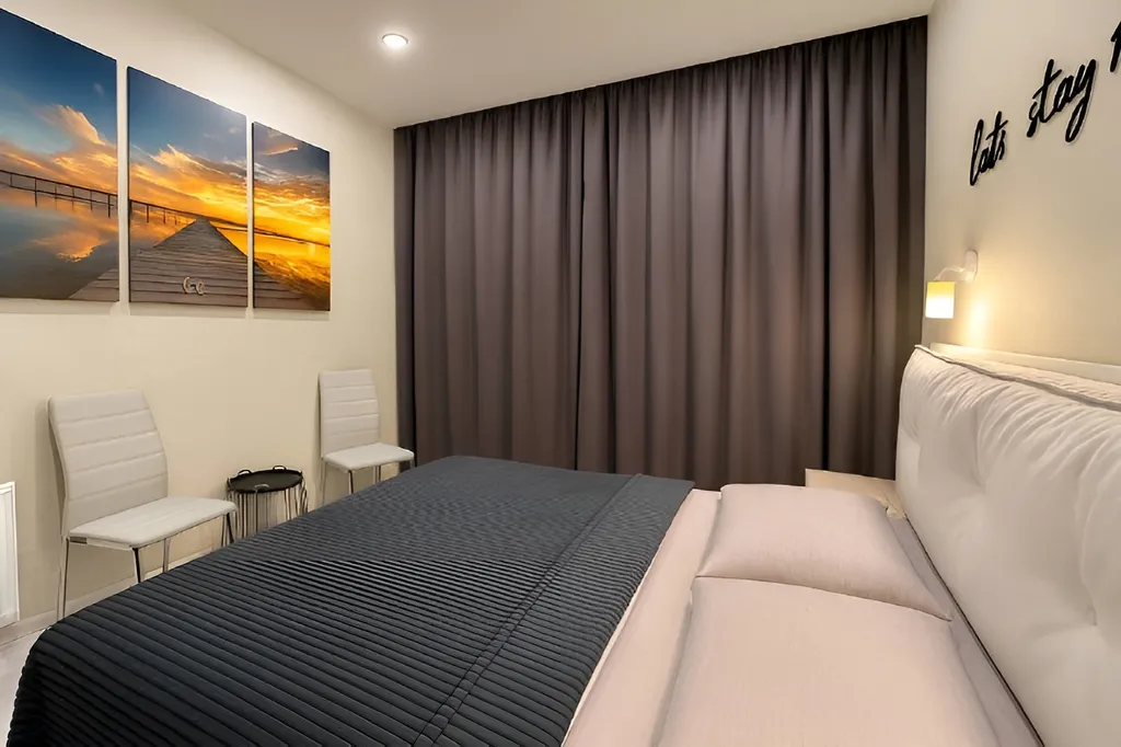 Светлая студия с бассейном на территории