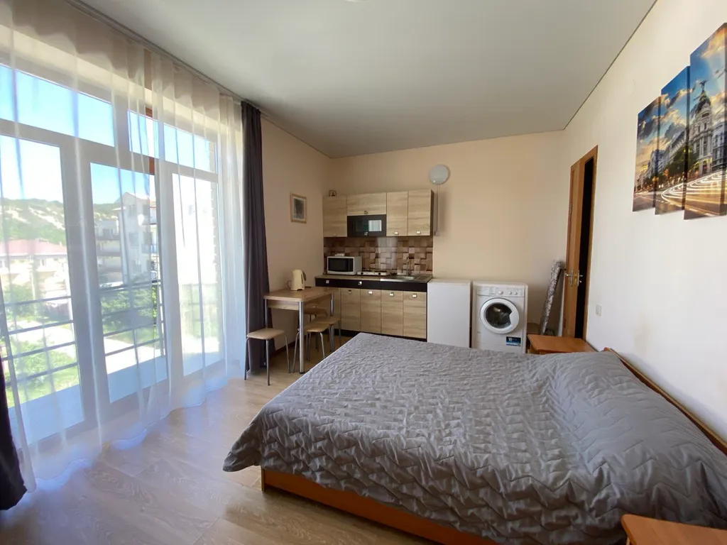 Квартира-студия с видом на горы