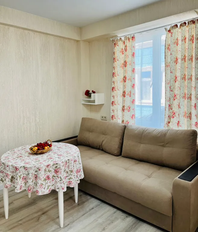 Уютная студия с террасой и бассейном