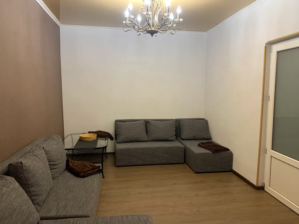 Просторная, уютная трёхкомнатная квартира в центре Пицунды