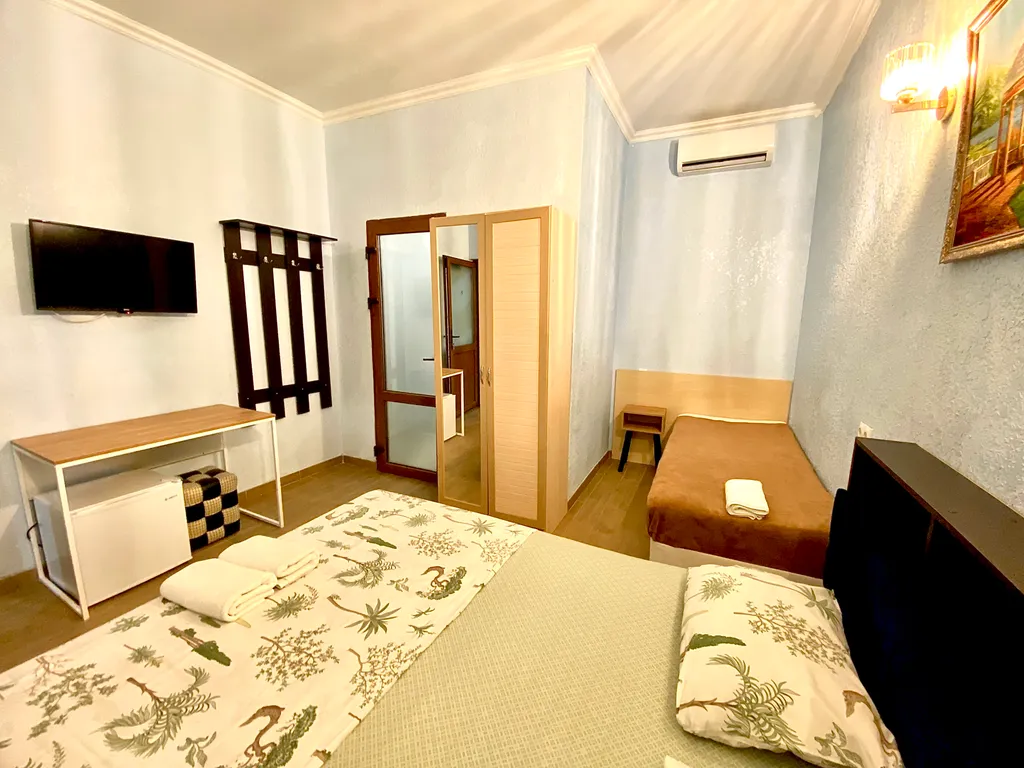 Квартира Квартира Трёхместный номер комфорт у моря с бесплатным бассейном — Геленджик