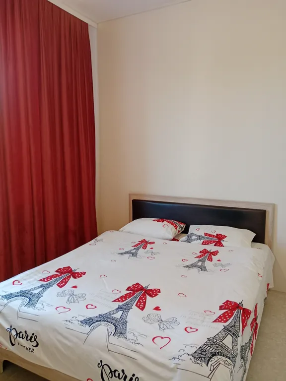 Большая квартира с индивидуальным отоплением  (детские принадлежности)