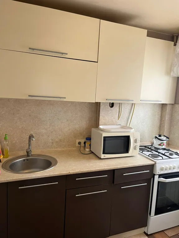 1-комнатная возле парка Тренёва, центр.