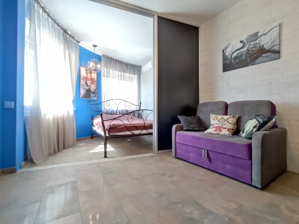 Квартира Дизайнерская квартира в стиле Алисы в стране чудес — Ростов-на-Дону