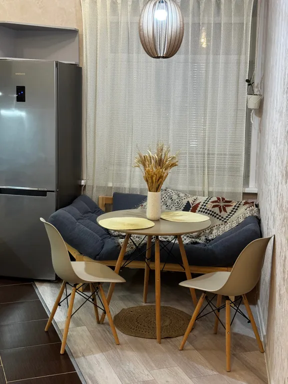 Лоза, центр, тишина