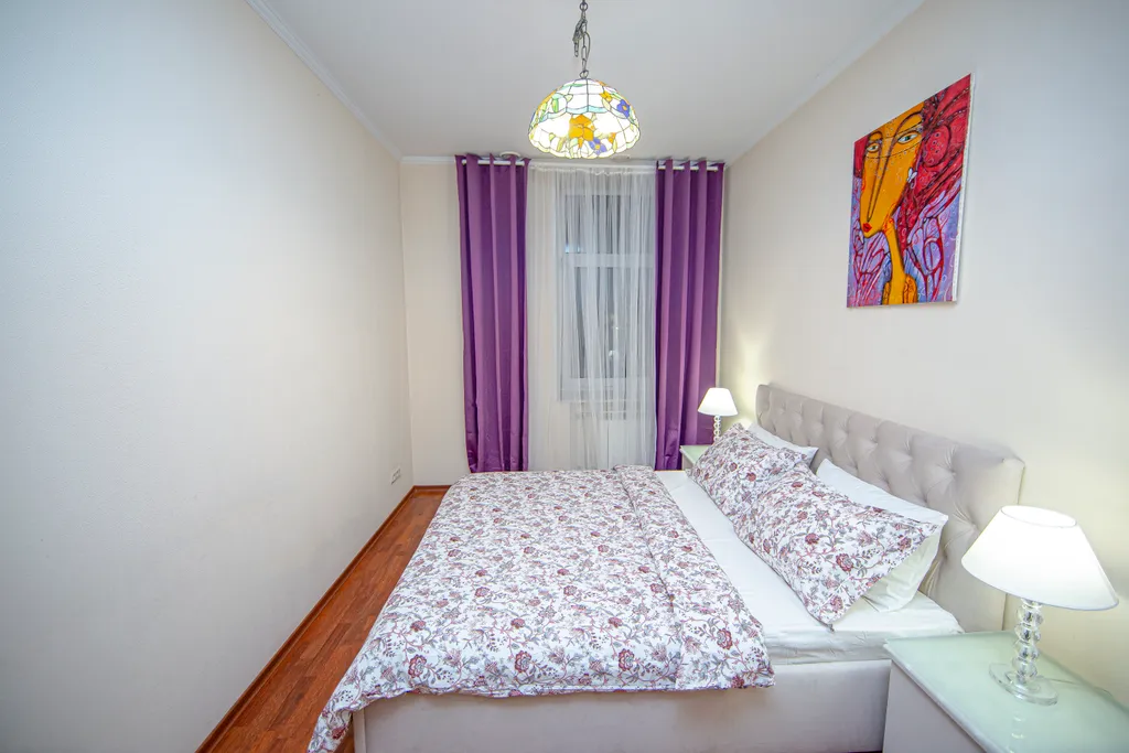4BR Apartment next to St Isaak Cathedral