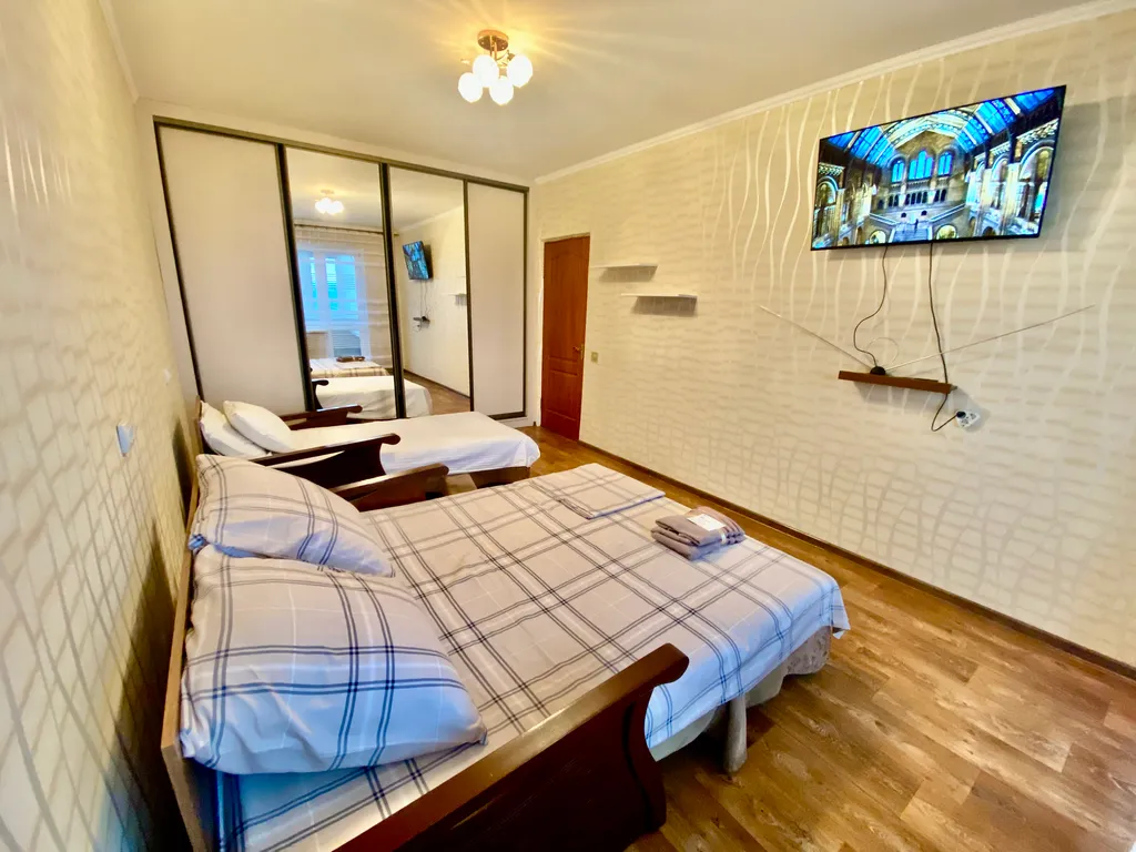 Уютная квартира с панорамным видом на город и гору Чатыр-Даг — аренда посуточно в Симферополь