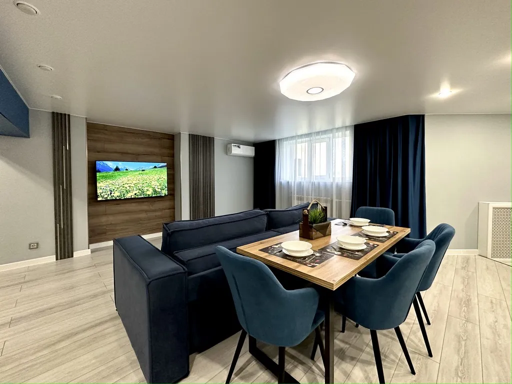 Просторная дизайнерская евродвушка в центре