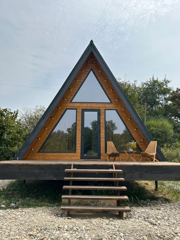 Стильный Афрейм-дом у леса