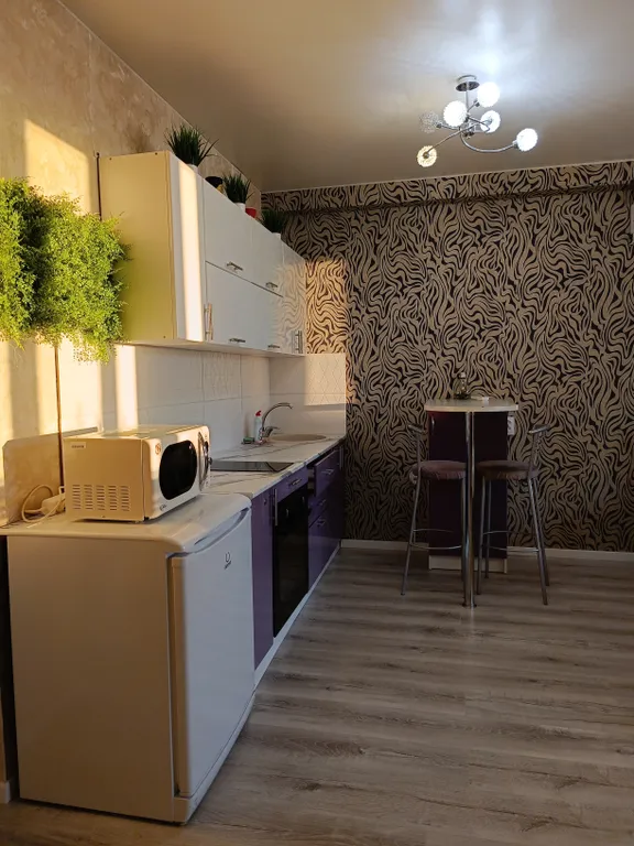 Уютная студия в парковом с панорамным балконом и свежим ремонтом