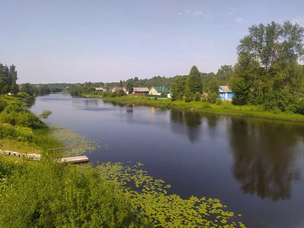 Домик у реки