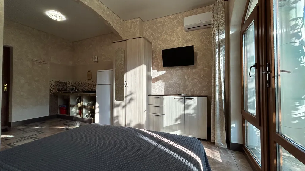 Студия с балконом