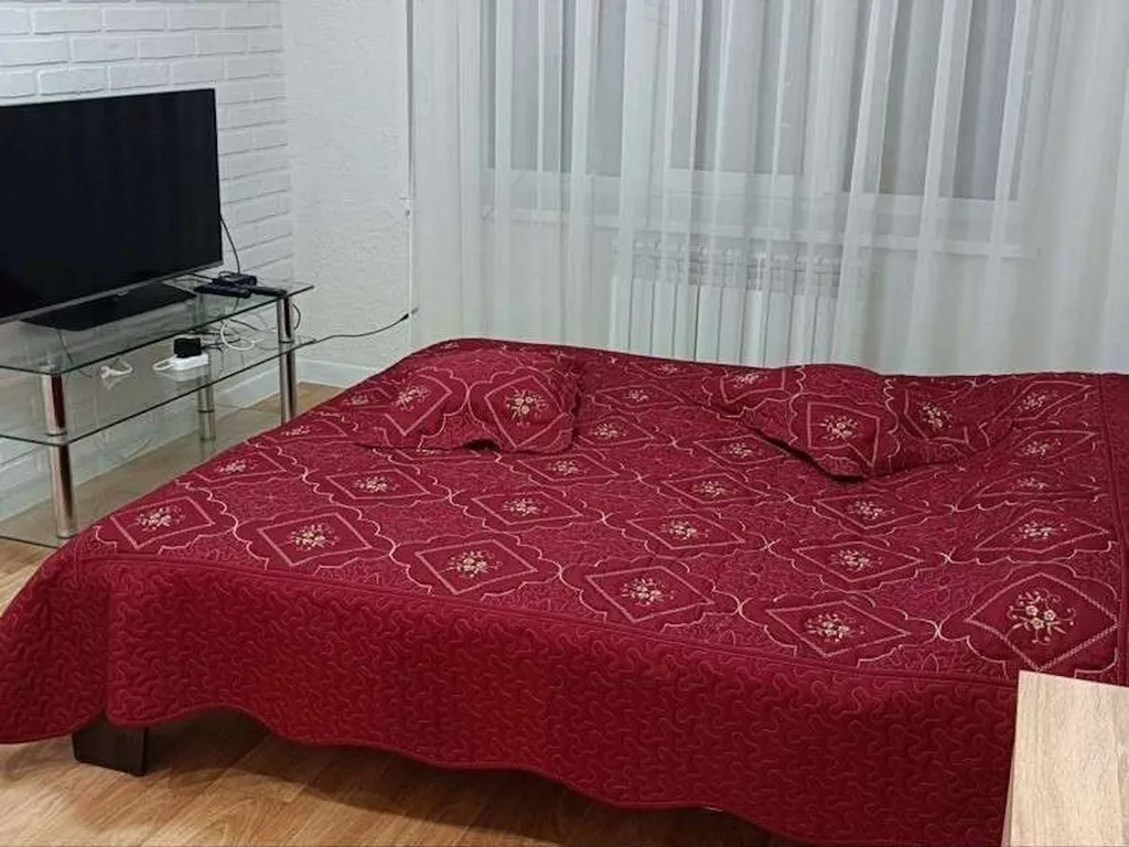 Однокомнатная квартира в новом доме, недалеко от Дворца Спорта Аркада.