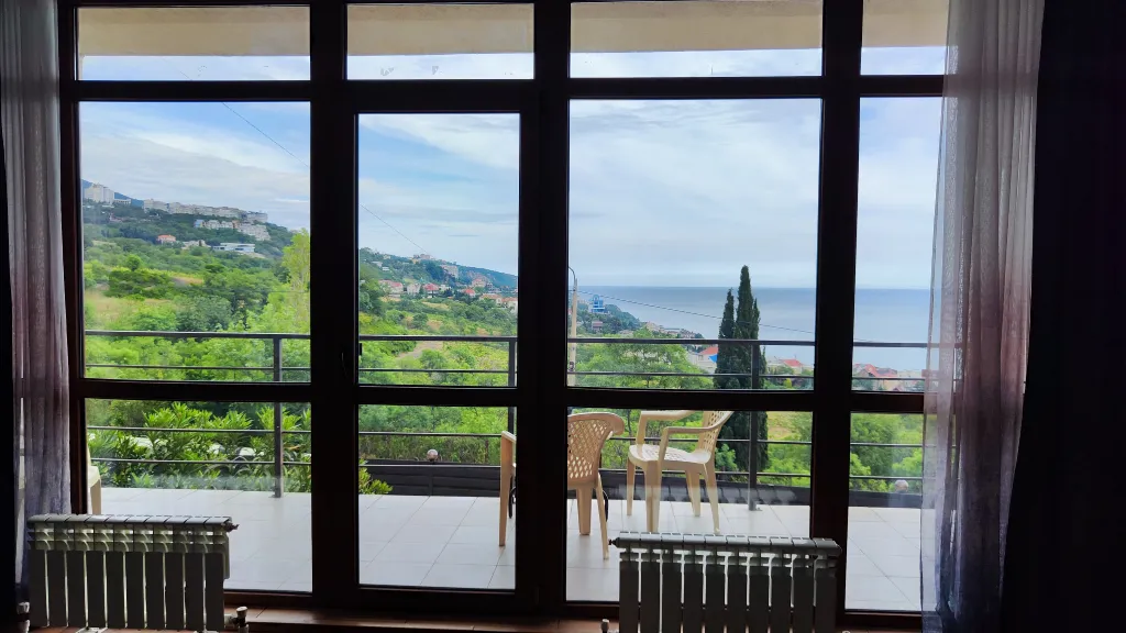 Квартира Апартаменты с паркоместом и видом на море — аренда посуточно в Массандра