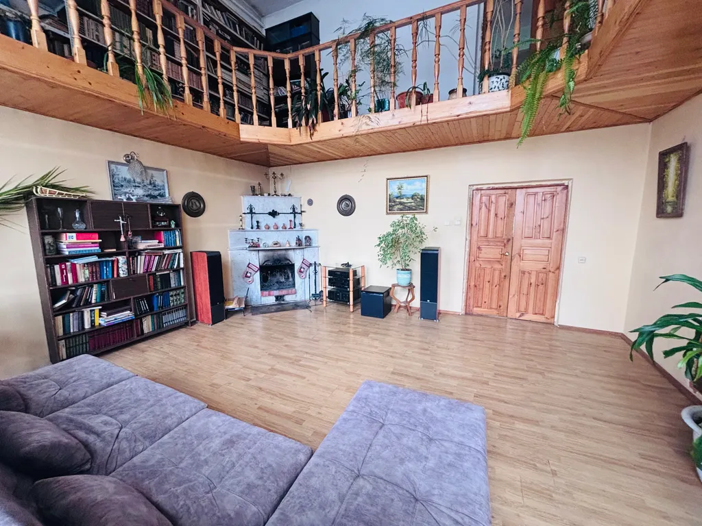 Большой дом в центре