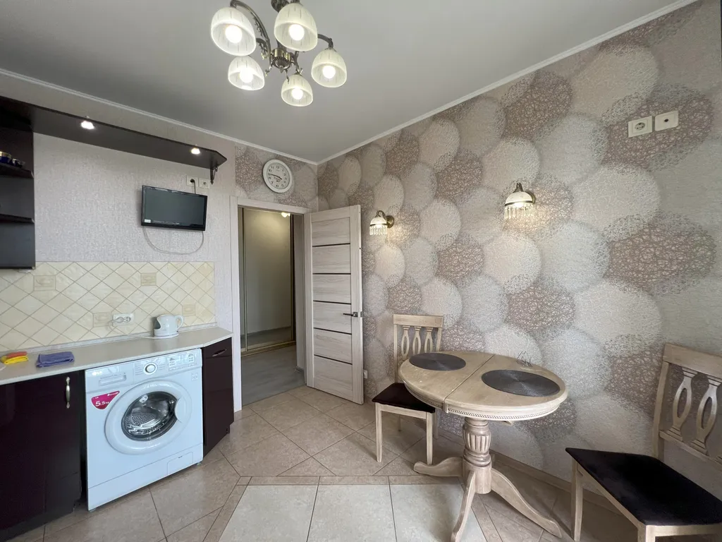 В центре новый дом