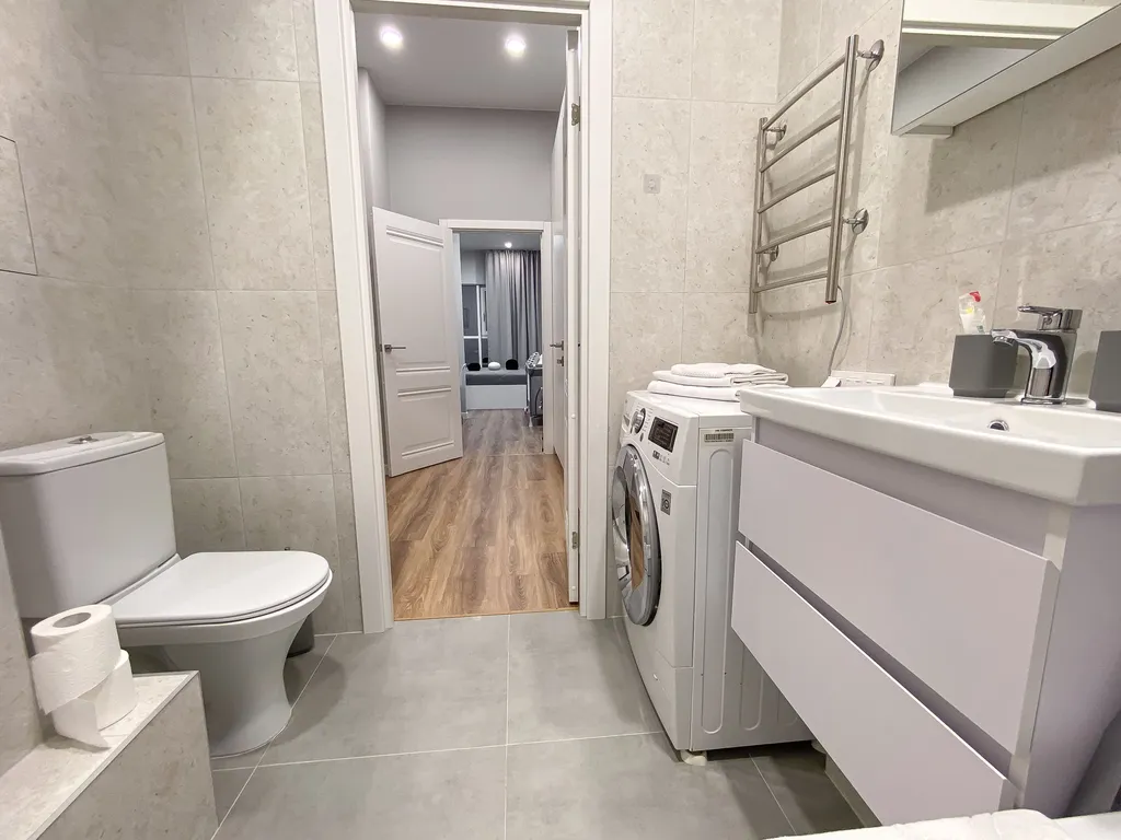 Квартира с большим ТВ у Суворовского училища