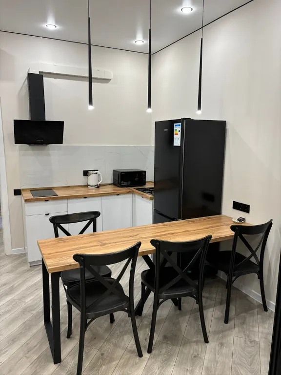 Estet вблизи ТРЦ Mega