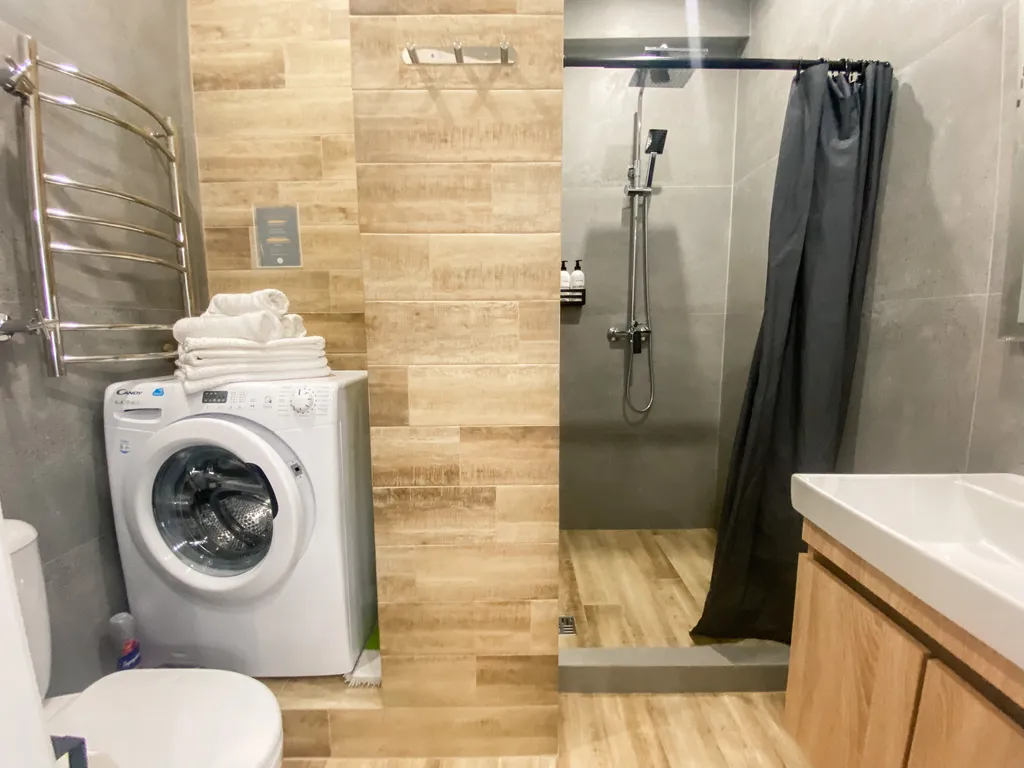 Просторная квартира с балконом вблизи подъемника