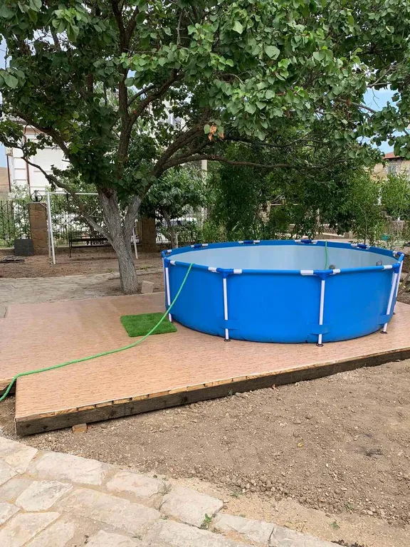 Дом рядом с лесом, с большой кухней и огромной парковой