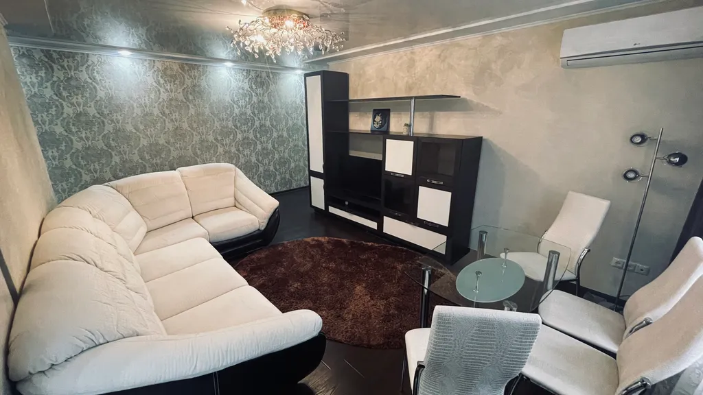 Уютная двухкомнатная квартира в центре города — аренда посуточно в Каменск-Шахтинский