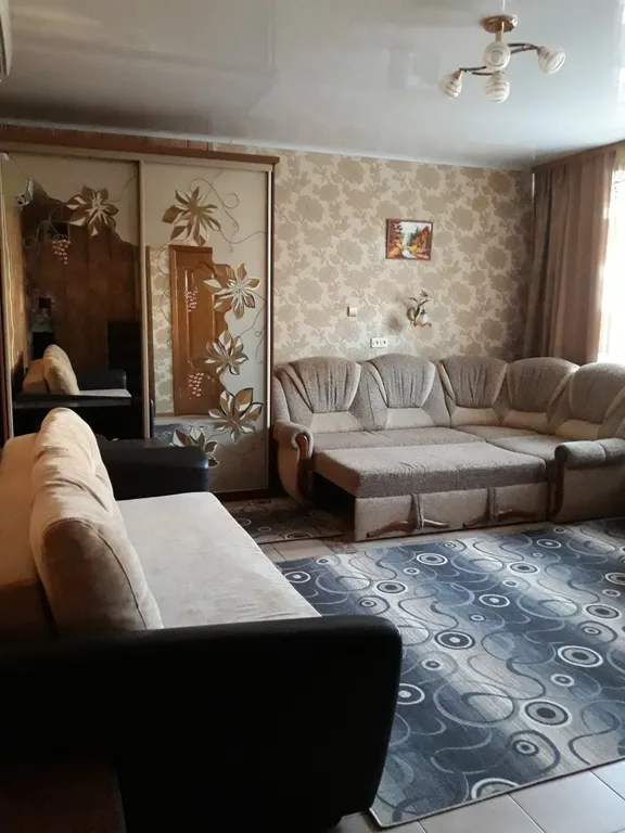 Часть дома с отдельным входом и террасой