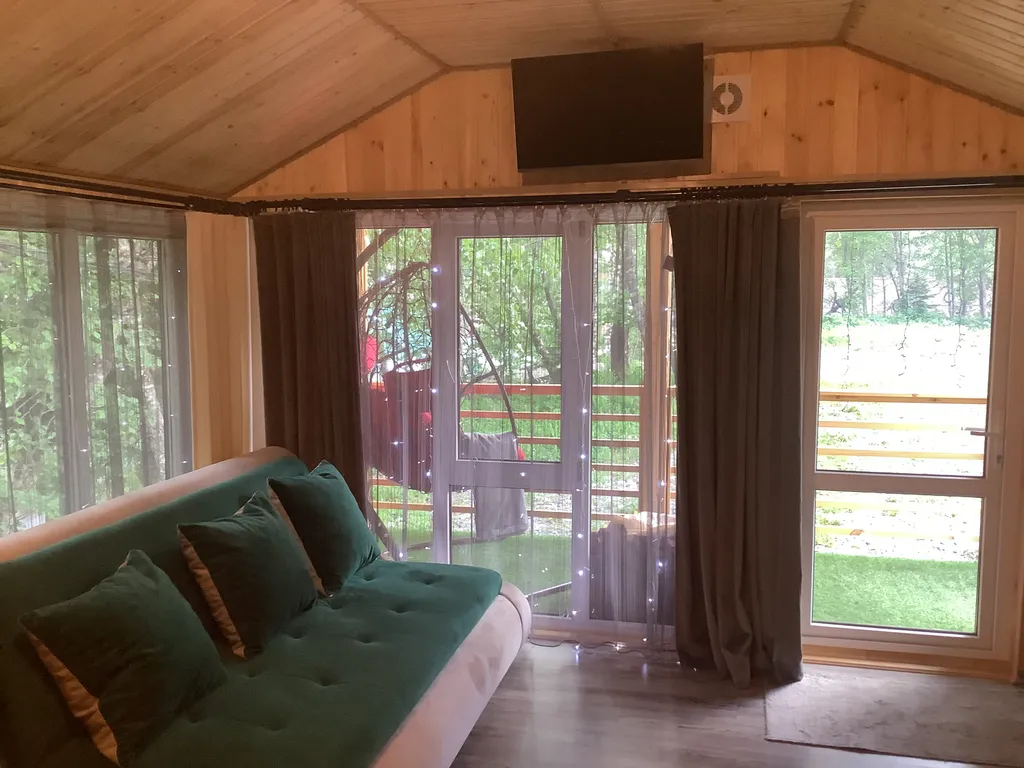 8-комнатный Дом