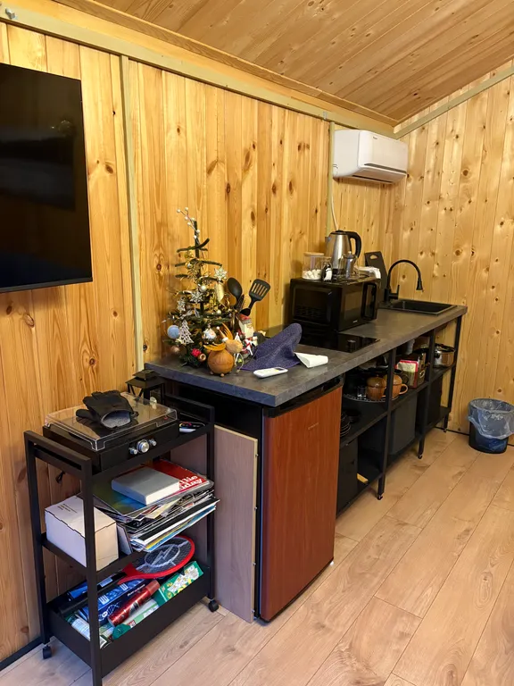 Уютный дом у леса