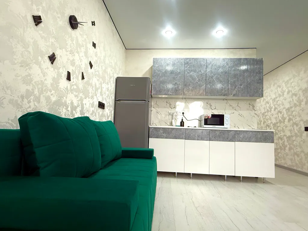 Студия с шикарным дизайнерским ремонтом