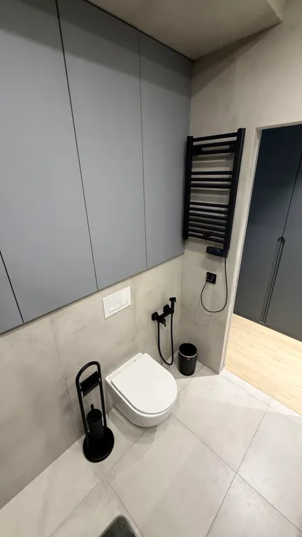 Стильные апартаменты с видом на море и скалы Адалары