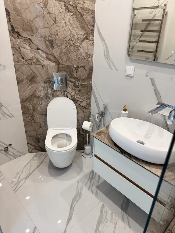 Просторная двухкомнатная квартира расположенная в живописном районе