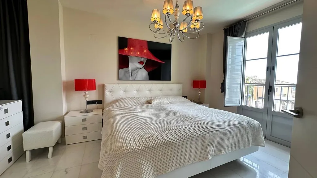 Уютная Семейная Вилла с открытым бассейном