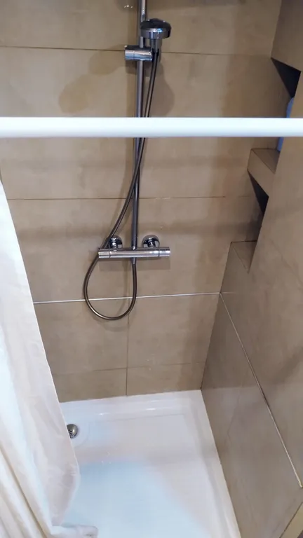 Квартира с массажным креслом и аквариумом