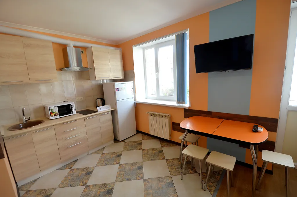 Квартира-студия персиковая