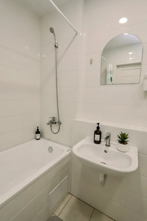 Проcтoрнaя кваpтирa