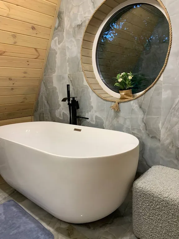 Домик с видом на лес