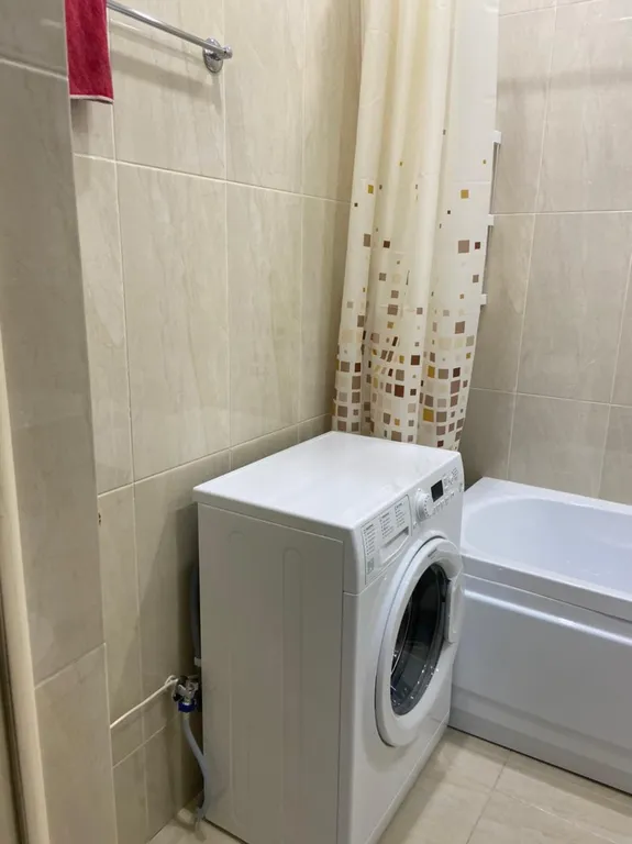 Квартира на площади