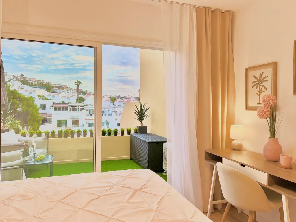 PaulMarie Apartment with heated pool in Las Brisas