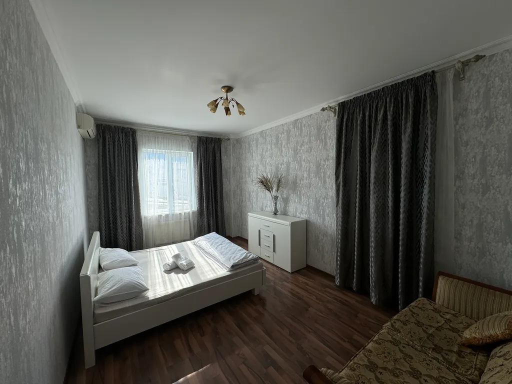 Трехкомнатная просторная квартира в центре возле ТЦ Infinity Mall