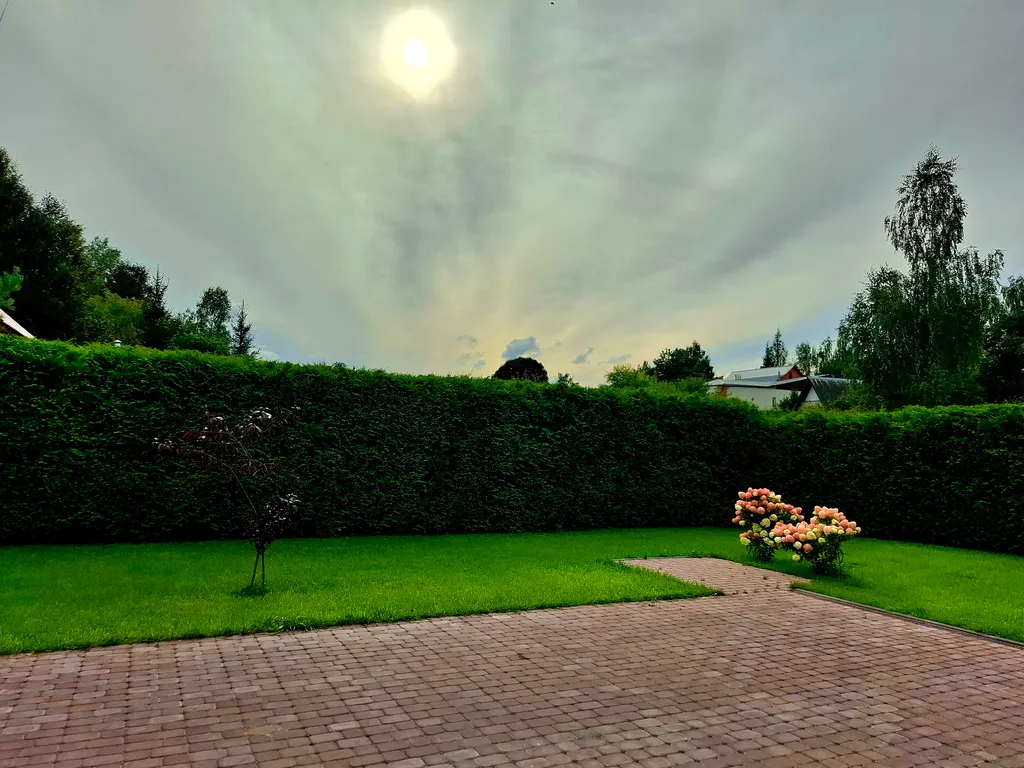 Уютный коттедж для двоих у реки в центре