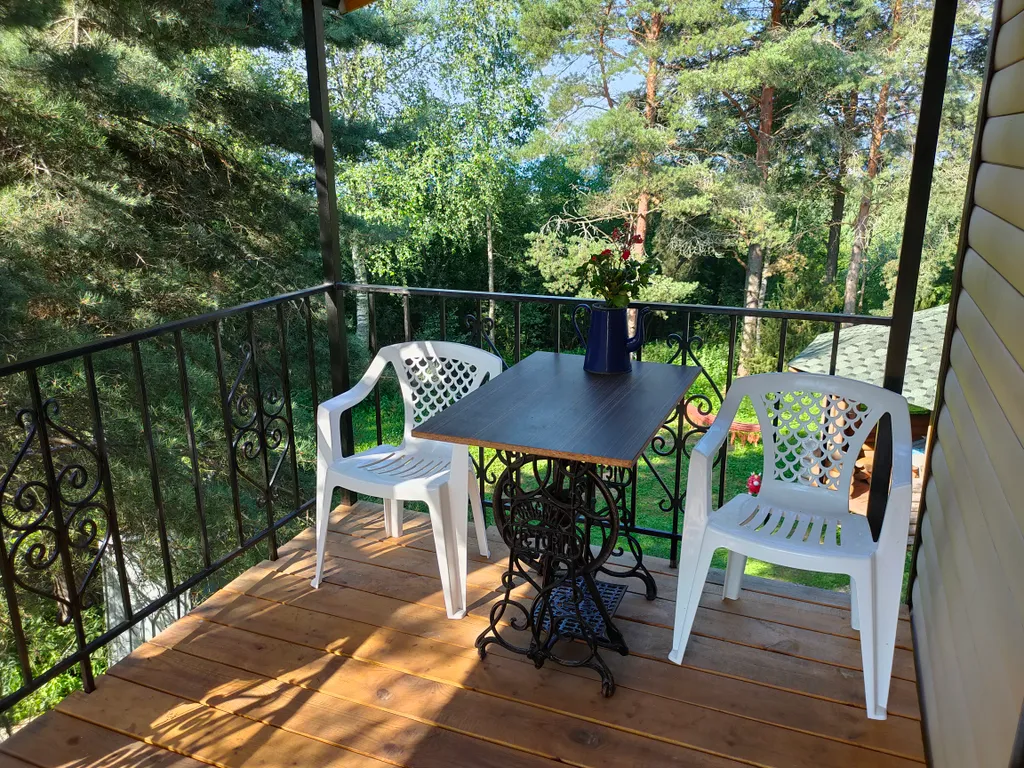 Дом на самом берегу озера селигер