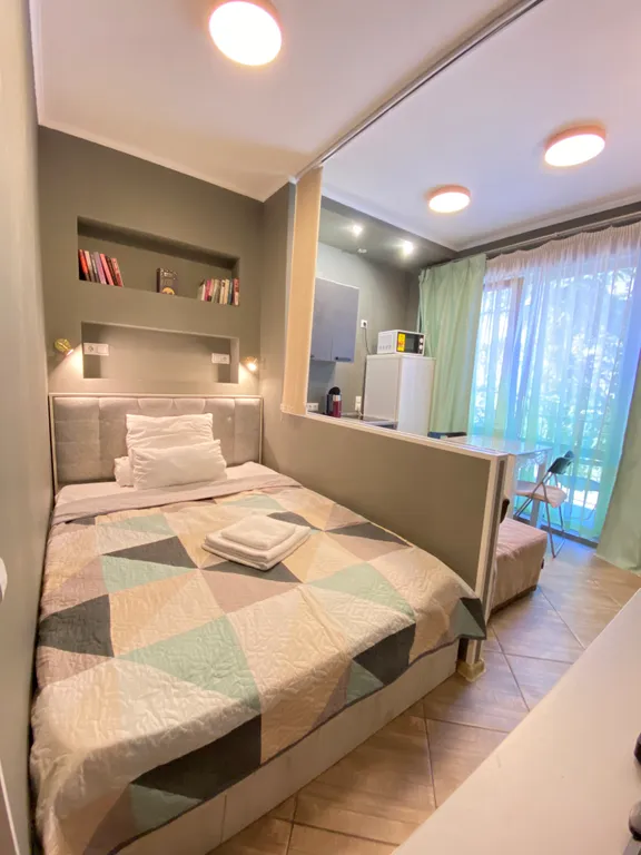 Квартира Квартира Уютная студия с балконом, с бассейном, 5 минут до моря, 5 минут до жд — Адлер