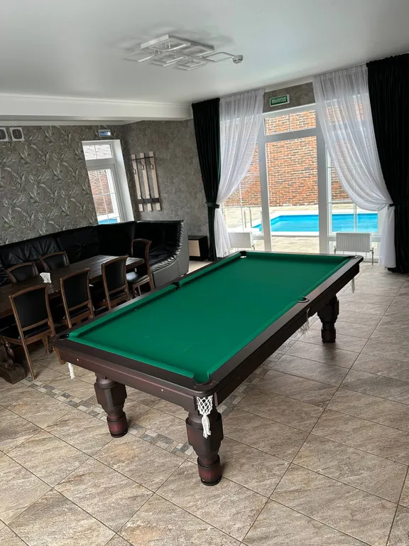 Коттедж с баней на дровах и теплым бассейном