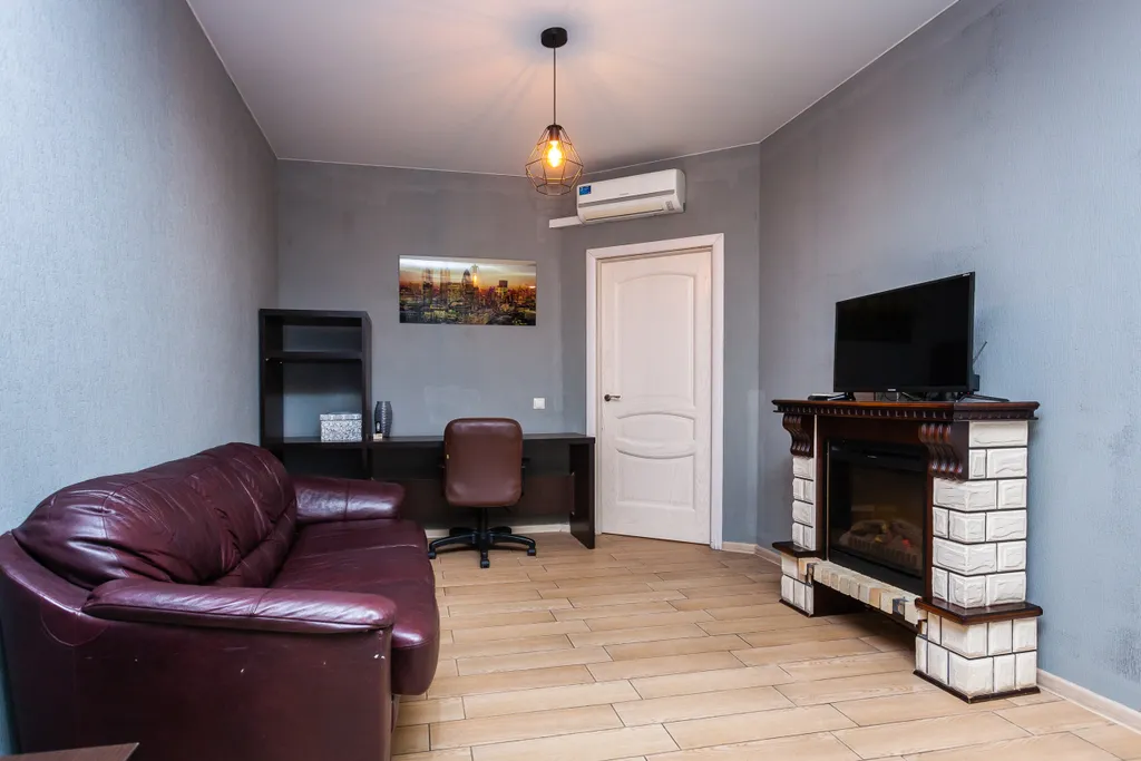 Квартира Квартира с камином, угловой ванной и видом на улицу Красную, уют с характером 24/7 — Краснодар