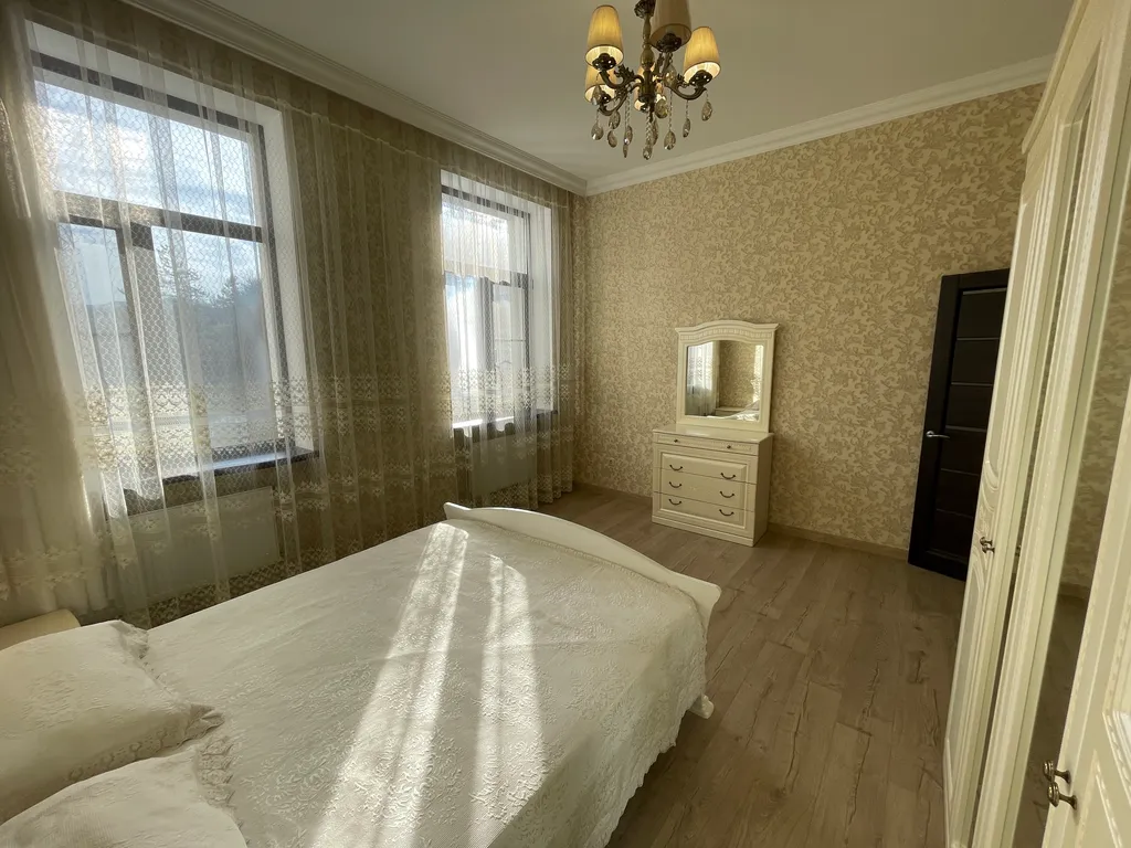 Апартаменты с двумя спальнями в элитном доме в центре рядом с парком