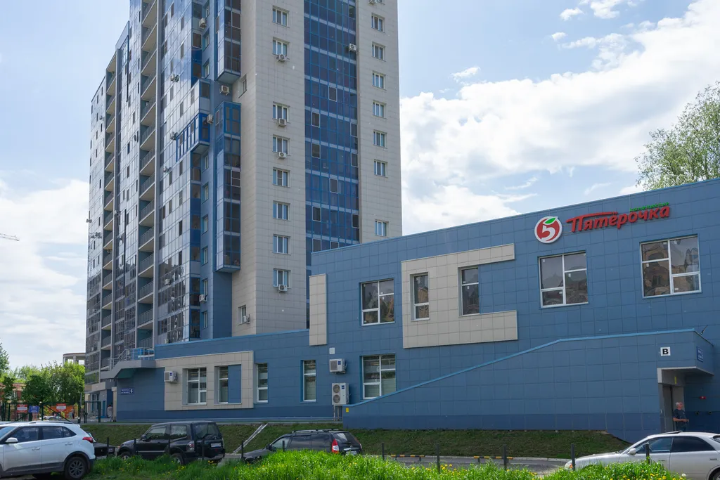 Центр, в новом доме у Чаши Казан Одна станция метро до Кремля