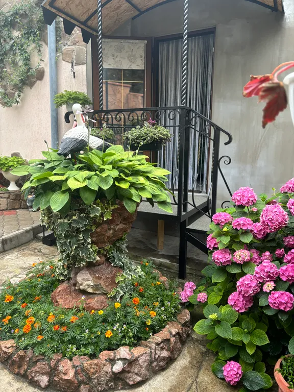 Коттедж Коттедж с отдельной беседкой — Алушта