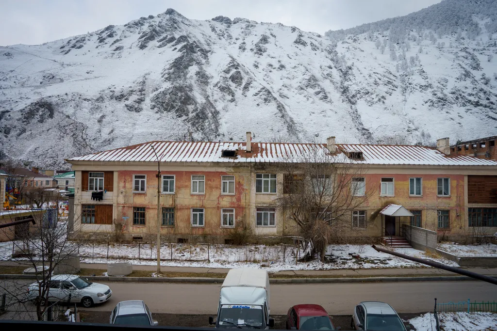 Уютная квартира в центре города с видом на горы