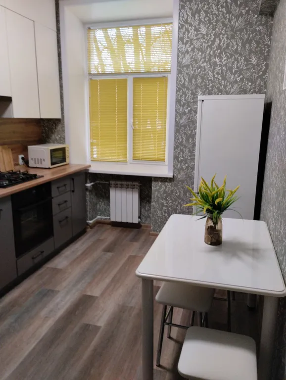 Отличная просторная двухкомнатная в центре города